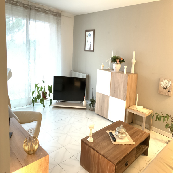 Offres de location Appartement Les Angles 30133